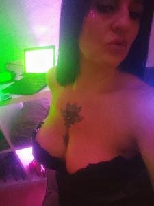 Masajista no sexual en Barcelona: Desenvuelveme soy tu regalo