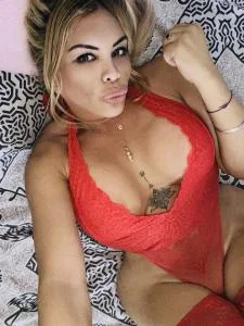 Travestis en Madrid: Rubia escultural ❤️