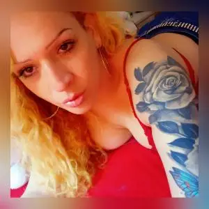 Crossdresser en Barcelona: ❤️rubita🌹trans⚘️💟masajista disponible en la sagrera👑💟