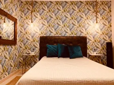 Plazas en Madrid: PLAZAS DISPONIBLES 24 HORAS - CHALET DE LUJO