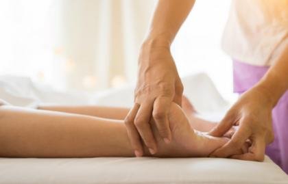 Masajista en Málaga: Masaje en camilla, speak english.