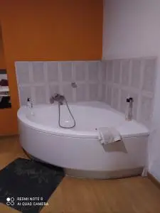 Alquiler en Valencia: Alquiler de habitaciones para pareja..25€/1hora