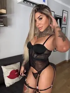 Chicas escorts en Mallorca: Luna brasileña jovencita bisexual para clienteigentes  24/h