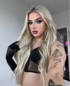 Travestis en Badajoz: ⭐️⭐️⭐️ Soy Tifany una TRANS universitaria y jovencita y muy...