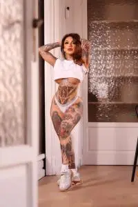 Chicas escorts en Barcelona: Soy Lucía  tatuado te impactará, llámame!!