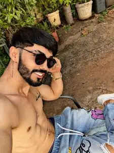 Escort masculino en Pontevedra: BRASILEIRO  MASAJE  Y RELAXANTE