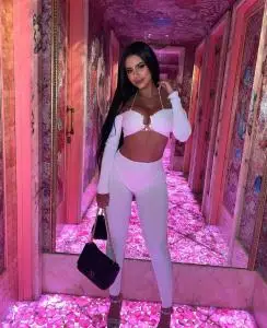 Chicas escorts en Málaga: Sofía simpática y hermosa