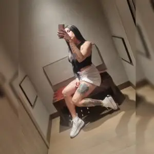 Travestis en Madrid: Chica femenina cara y cuerpo  trans