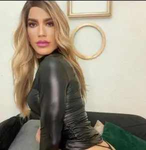 Travesti en Badajoz: NOVEDAD  ESTUDIANTE   🪀🚨