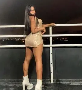 Shemale en Madrid: Jovencita latina en Madrid PARLA dispuesta a