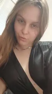 Linea erotica - cibersexo - cams en Madrid: Chica con ganitas de videollamada