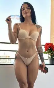 Chicas escorts en Alicante: Tifani Colombiana jovencita