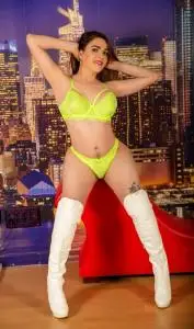 Travestis en Tarragona: Trans latína femenina sin duda tu mejor y más completa opción