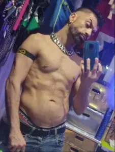 Chaperos - Escorts hombres en Madrid: 🦈 TIBURÓN