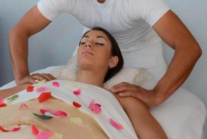 Terapeuta en Ibiza: Aaron. Solo para ellas, dejaros llevar hasta donde seáis capaz, vosotras...