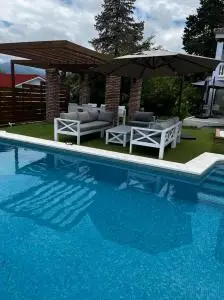 Plazas en Málaga: PLAZA DISPONIBLE PARA CHICA GUAPA Y RESPONSABLE EN MARBELLA