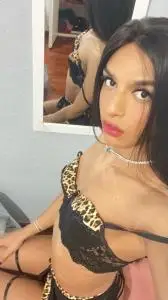 Trans en Barcelona: Jovencita brasileña Rebeca