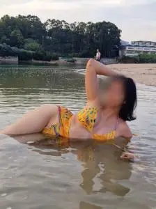 Masajes eroticos en La Coruña: Masajista profesional joven latina fotos caseras