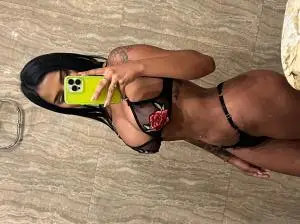 Chicas escorts en Valencia: Novedad chica  con buen trato