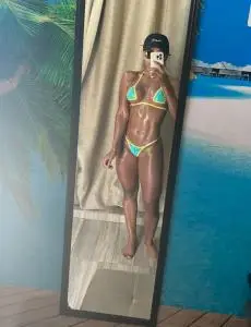 Mujer de compañía en Navarra: Valeria chica Latina en Pamplona