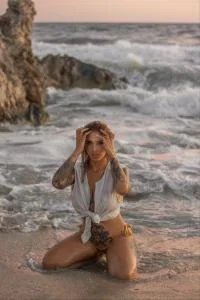 Acompañante en Ibiza: emma tattoo fun girl