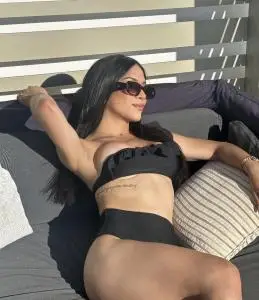 Travestis en Valencia: LA MÁS FEMENINA😘