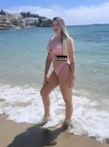 Chica escort en Gerona: Hermosa rubia