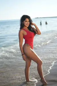 Chicas escorts en Barcelona: Dana 637556693 morena , curbas  y delicada