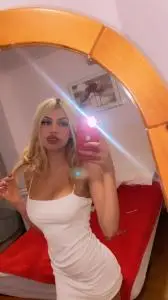 Chicas escorts en Mallorca: Joven colombiana, rubia, perfecta compañia