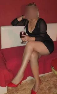 Chica escort en Málaga: Primera ves en la costa Angela madurita guapa