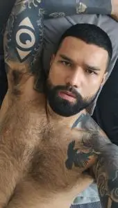 Chico de compañía en Asturias: Jon Latino en Oviedo por pocos días.