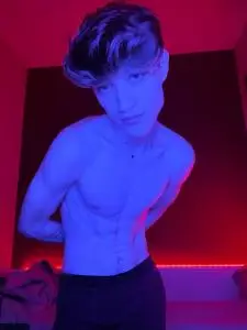 Chaperos - Escorts hombres en Madrid: Available Sebas