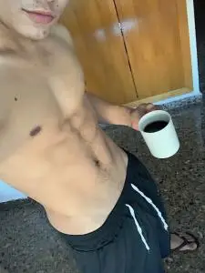 Chaperos - Escorts hombres en Valencia: LATINO VIP EN TU CIUDAD