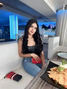 Chica de compañía en Valencia: Alexa  guapa 20 años