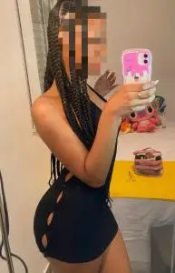 Chica de compañía en Asturias: ABRIL MUY GUAPA Y RISUEÑA 23 AÑOS