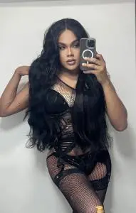 Travesti en Barcelona: Transexualle hermosa latina