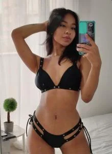 Videollamada en Barcelona: 🟢AQUI Y AHORA💚 Te gustan cuIonas?🤭 por videollamada