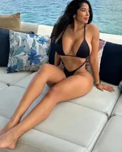 Acompañante en Teruel: Estoy aki primera vez deseando conocer los hombres guapo de esta ciudad.