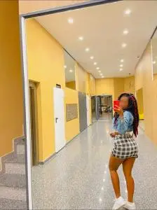 Chicas escorts en Valencia: JOVEN EN BUSCA DE UNA BUENA COMPAÑIA ME LLAMO HALLY