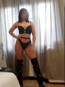 Chicas escorts en Madrid: Karla chilena masajista y acompañante Profecional