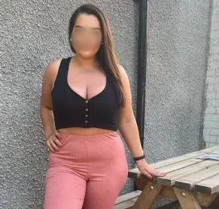 Chicas escorts en Valladolid: Lorena curvy novedad