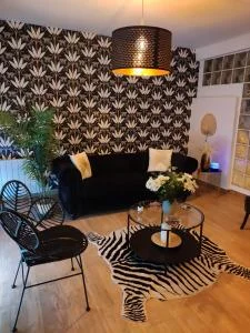 Plazas en Madrid: PLAZA DISPONIBLE PARA CHICAS GUAPAS Y RESPONSABLES EN MADRID