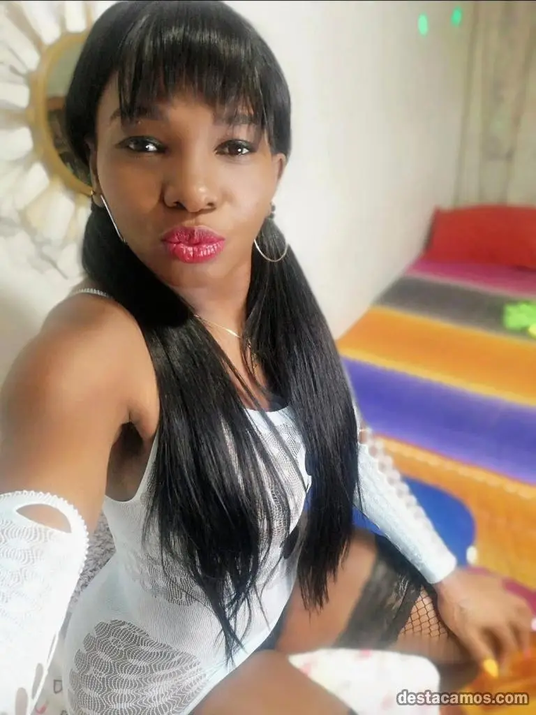 641947485: Mulata latina