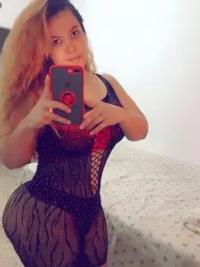 Mujer de compañía en Gerona: Lola ansiosa de conocerte