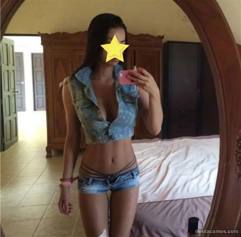 613664537: Latina hermosa