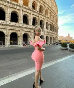 Escort en Huelva: Encantadora latina, dispuesta a darte lo que quieres