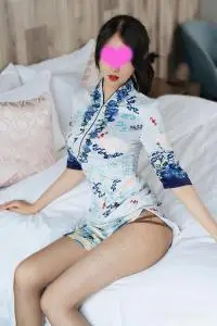 Chicas escorts en Tenerife: chica asiática oriental